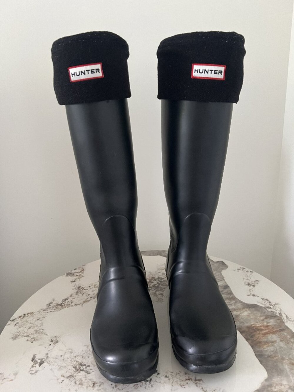 Hunter Rain Boots + Hunter Socks - Size US 8